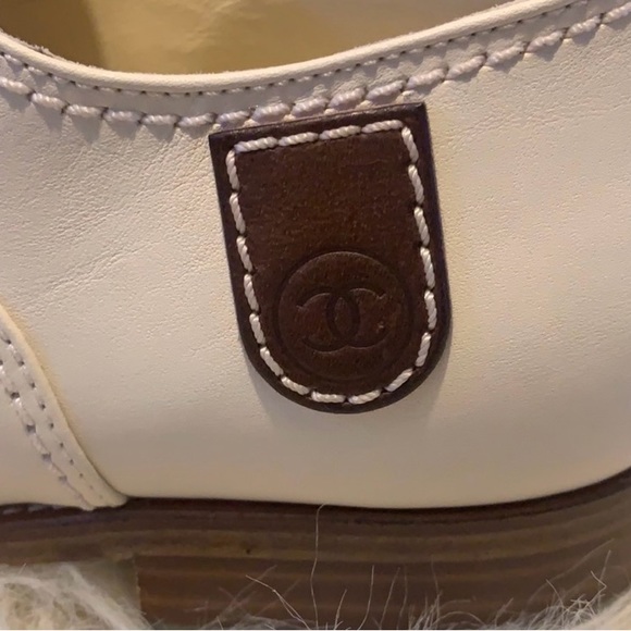 New never worn 100% authentic - Picture 2 of 5